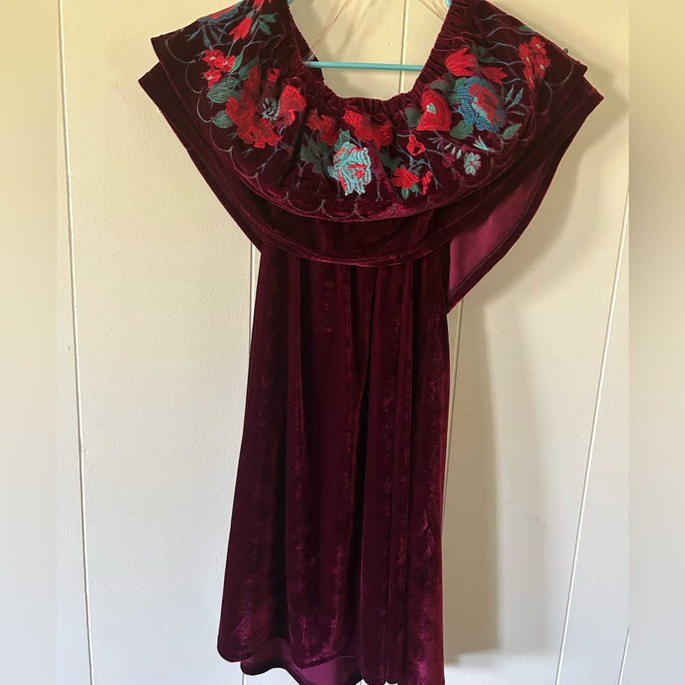 Velvet floral over the shoulder dress size L